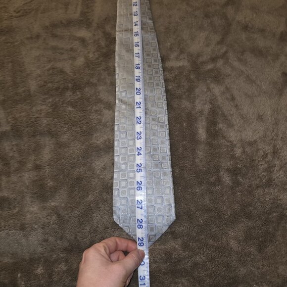 Michael Kors 100% Silk Tie Gray Silver Geometric Print Modern Necktie - Picture 10 of 11